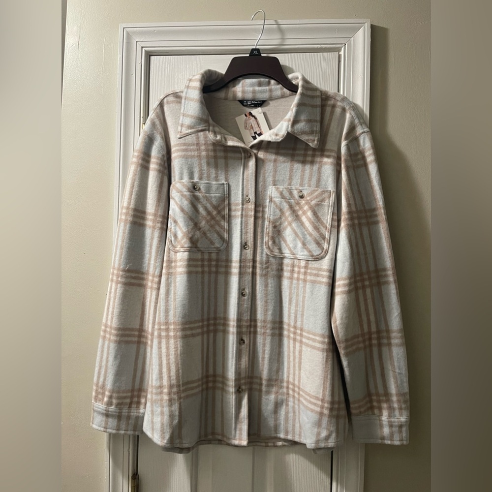 Light blue, tan and white fleece flannel size XL